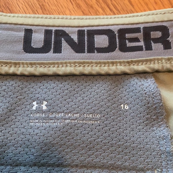 UnderArmour Khaki shorts (LOOSE) - Picture 3 of 3